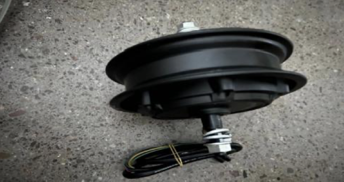 Moteur Avant ou Arrière: Avant