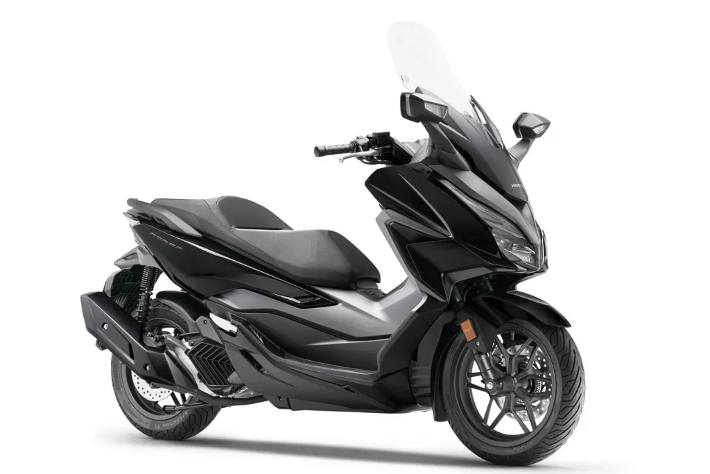 honda forza Noir.webp